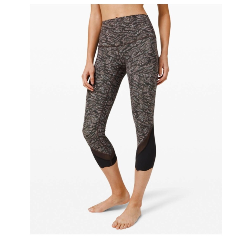 LULULEMON Wunder Under High-Rise Crop 23” Scallop Origami Lace Multi Black SZ 6